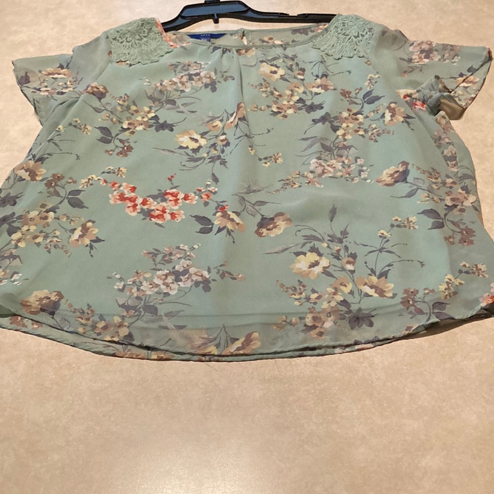 Greene Floral Top